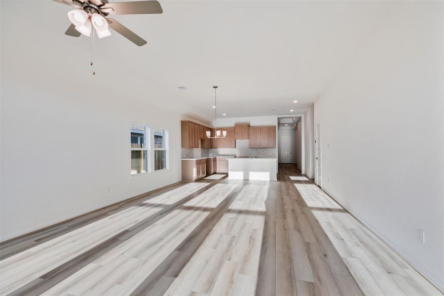 Spacious, unfurnished interior of a new home in Brookewater, Rosenberg (Image 23).