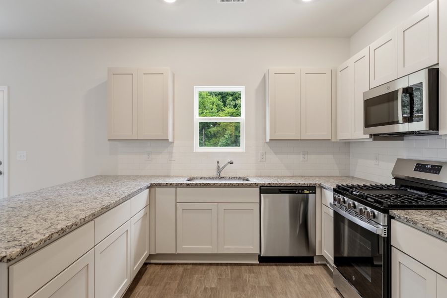 Furnished interior view inside a new home in Richmond Hill, Inman (Image 15).