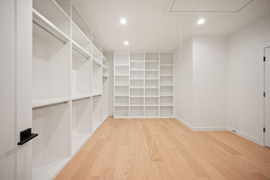 Spacious, unfurnished interior of a new home in , Dallas (Image 22).