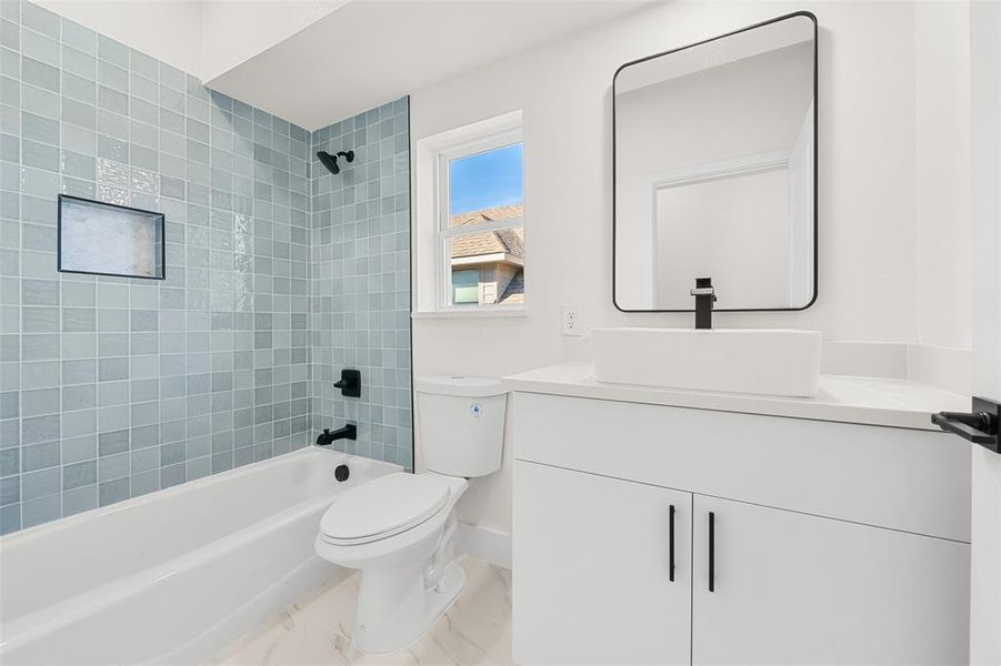 Furnished interior view inside a new home in , Dallas (Image 8).