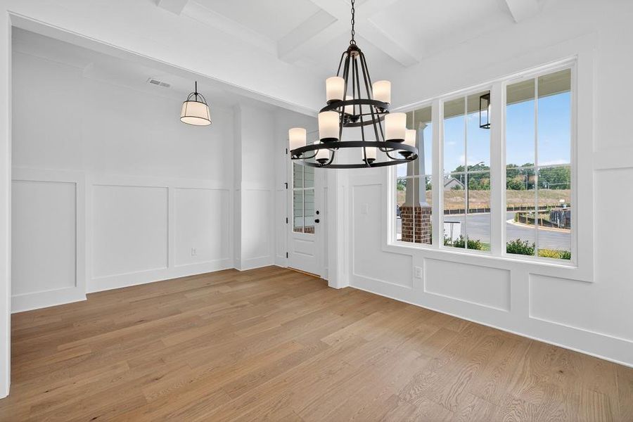 Spacious, unfurnished interior of a new home in Livingstone Park, Kennesaw (Image 23).