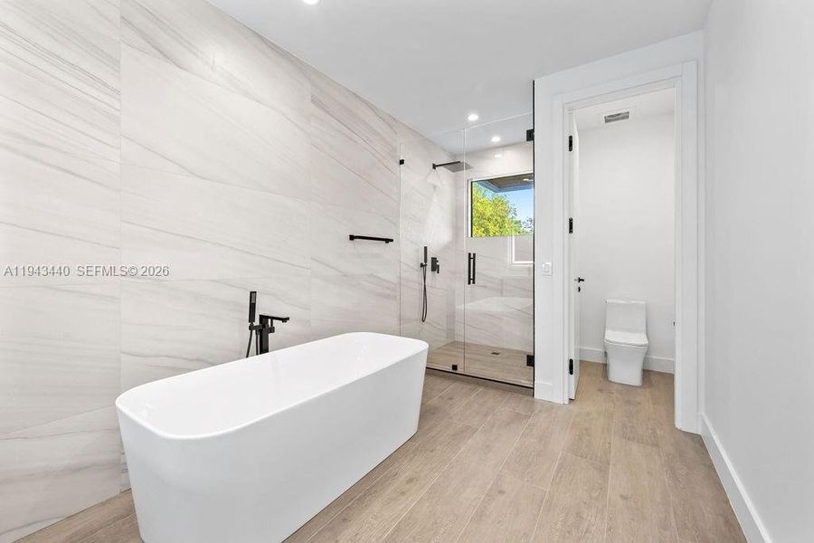 Furnished interior view inside a new home in , Fort Lauderdale (Image 19). Furnished interior view inside a new home in , Fort Lauderdale (Image 19).