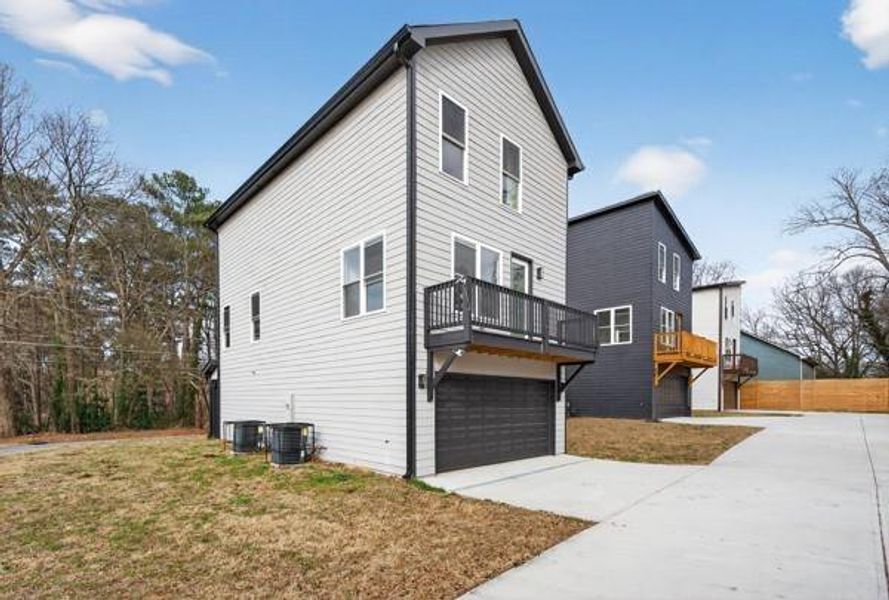 Exterior details and patio area of a home in , Atlanta (Image 4).