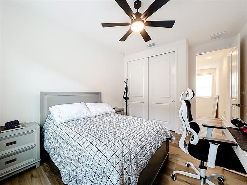 Furnished interior view inside a new home in , Orlando (Image 34).