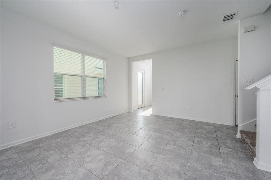 Spacious, unfurnished interior of a new home in , Davenport (Image 26).