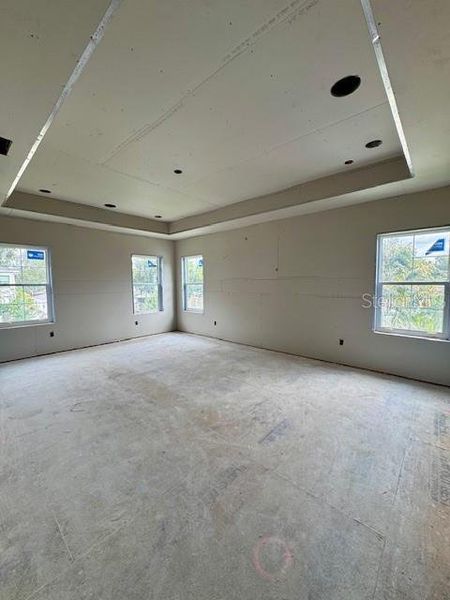Spacious, unfurnished interior of a new home in , Tampa (Image 2).