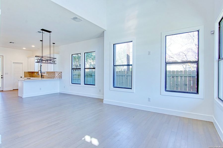 Spacious, unfurnished interior of a new home in , San Antonio (Image 30).