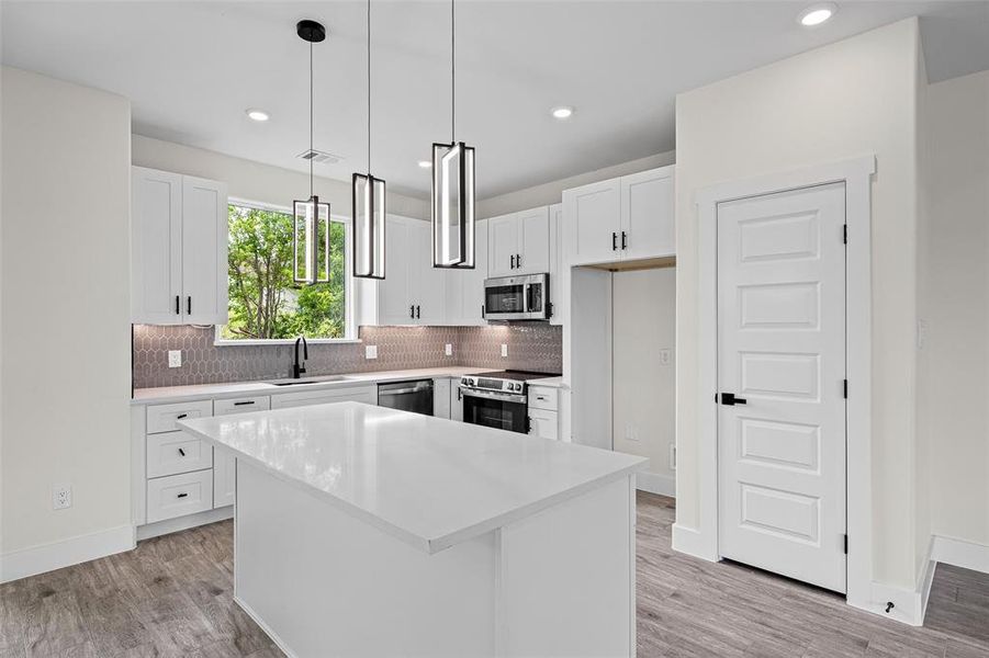 Furnished interior view inside a new home in , Granbury (Image 8).