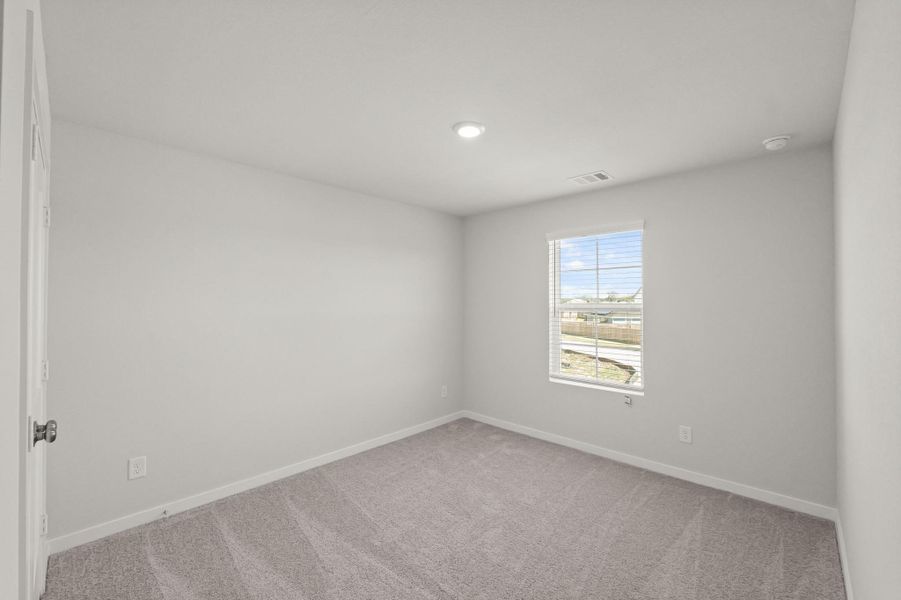 Spacious, unfurnished interior of a new home in The Villages at Westpointe, Dayton (Image 10).