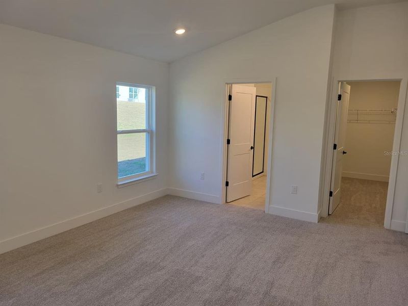 Spacious, unfurnished interior of a new home in Arbor Park, Leesburg (Image 18).