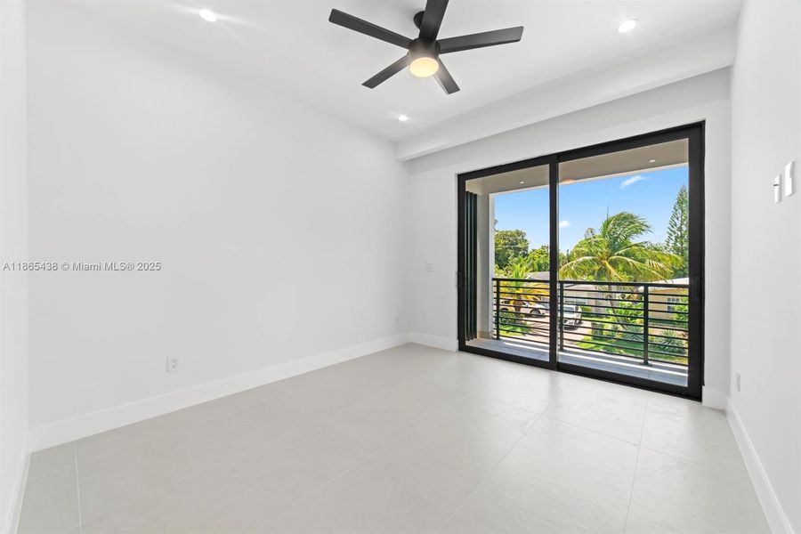 Spacious, unfurnished interior of a new home in , Fort Lauderdale (Image 9). Spacious, unfurnished interior of a new home in , Fort Lauderdale (Image 9).