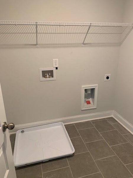 Spacious, unfurnished interior of a new home in , Gainesville (Image 10).