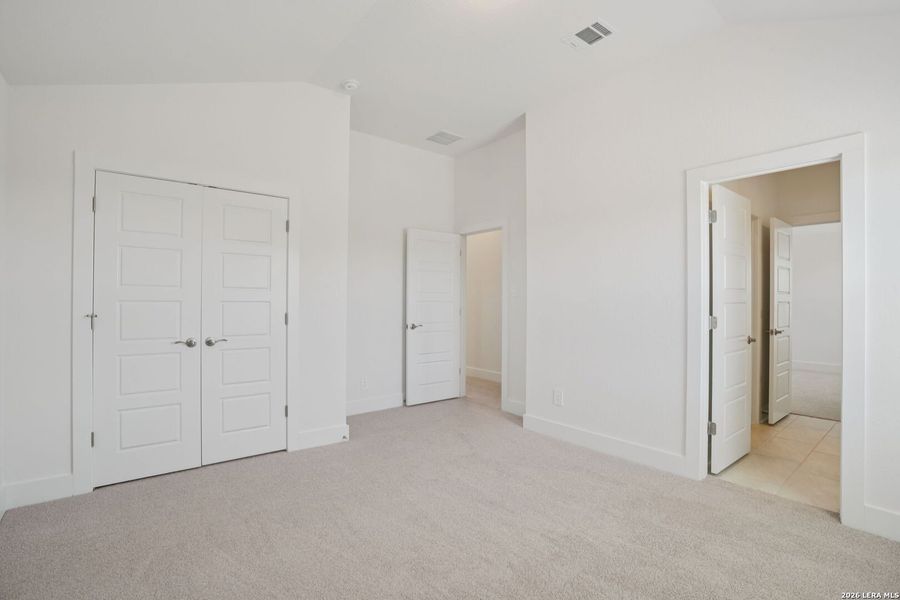 Spacious, unfurnished interior of a new home in Carmel Ranch, Schertz (Image 26). Spacious, unfurnished interior of a new home in Carmel Ranch, Schertz (Image 26).