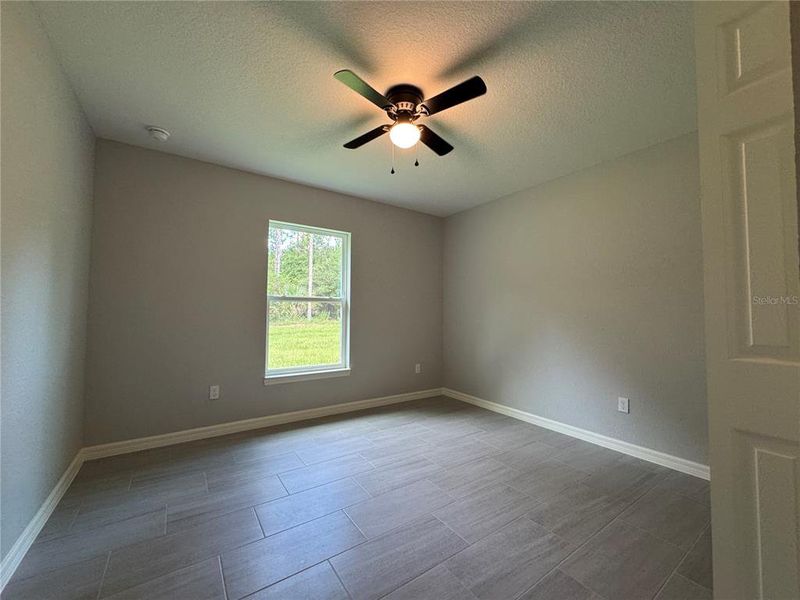Spacious, unfurnished interior of a new home in , Ocala (Image 11).