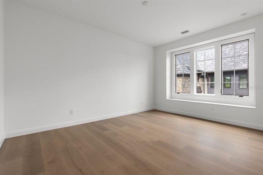 Spacious, unfurnished interior of a new home in , Orlando (Image 51).