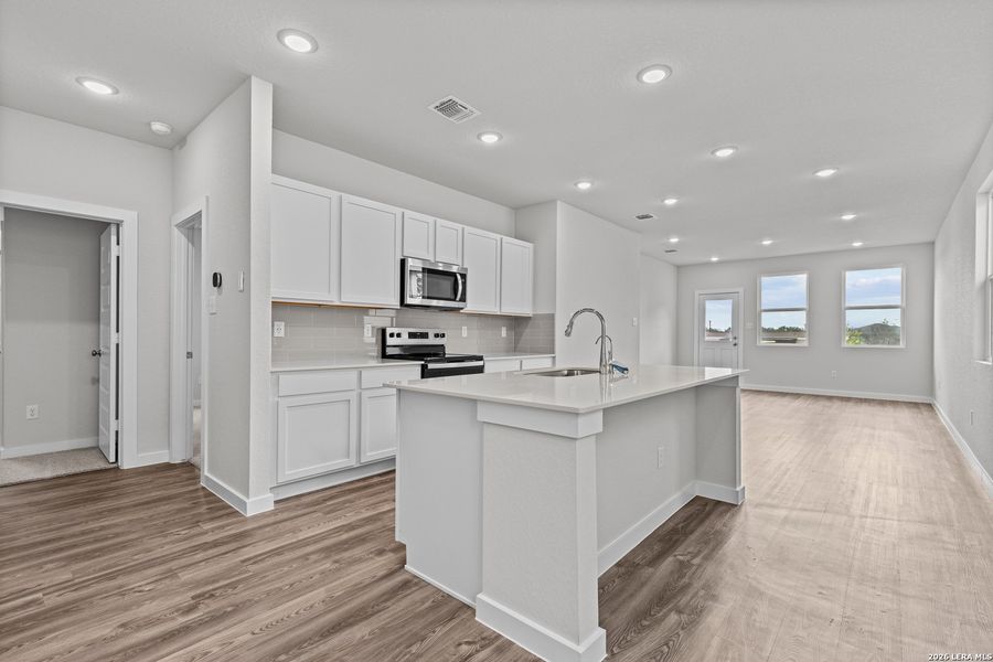 Furnished interior view inside a new home in Mesa Vista, San Antonio (Image 5).