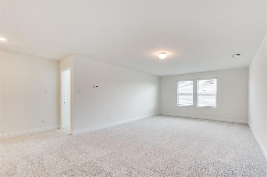 Spacious, unfurnished interior of a new home in Sierra Vista at Kelly Ranch, Aledo (Image 20).