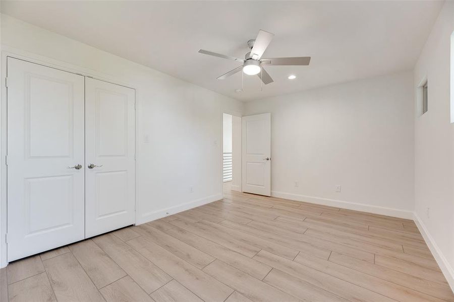 Spacious, unfurnished interior of a new home in , Dallas (Image 26).