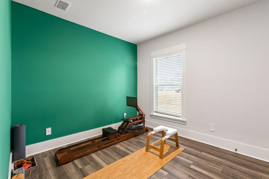 Image 33 of a home in .