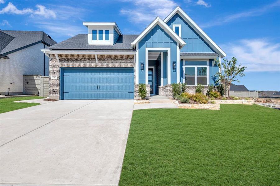 Exterior details and patio area of a home in Treeline, Justin (Image 23).