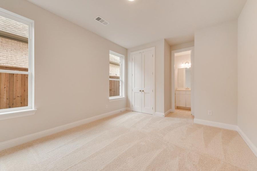 Spacious, unfurnished interior of a new home in Somercrest, Midlothian (Image 27).