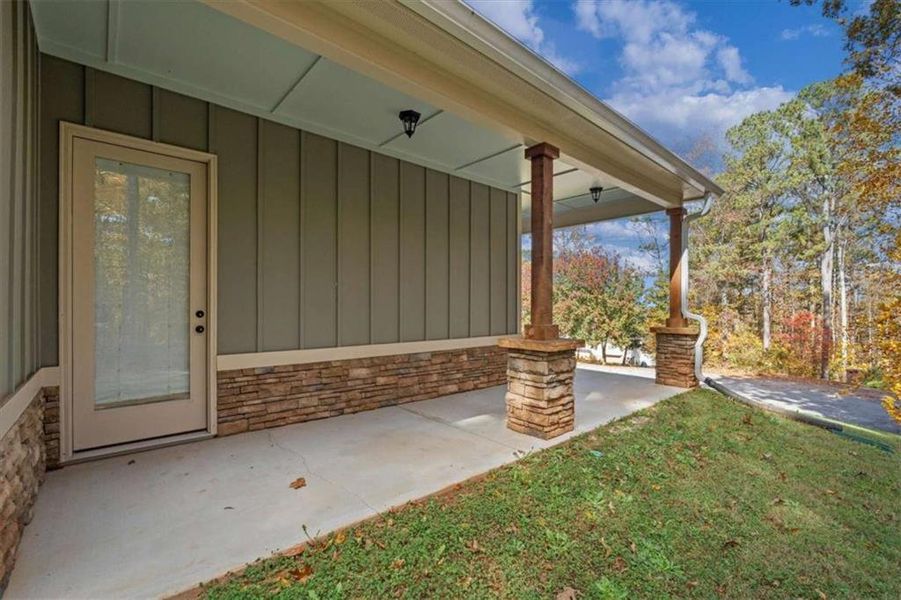Exterior details and patio area of a home in , Villa Rica (Image 29).