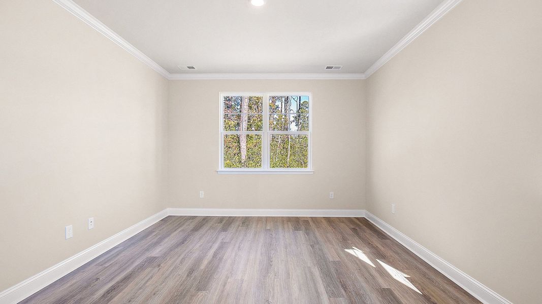 Spacious, unfurnished interior of a new home in Belle Park, North Myrtle Beach (Image 16).