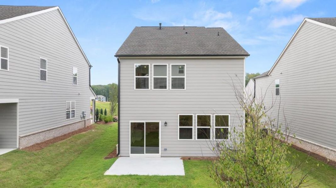 Exterior details and patio area of a home in Timber Ridge: Timber Ridge 42', Douglasville (Image 4).