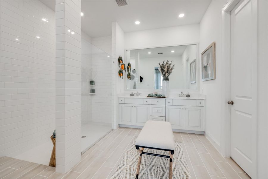 Furnished interior view inside a new home in Cross Creek West: Pinnacle Collection, Fulshear (Image 18).