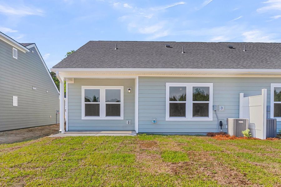 Exterior details and patio area of a home in Tea Farm, Ravenel (Image 16).
