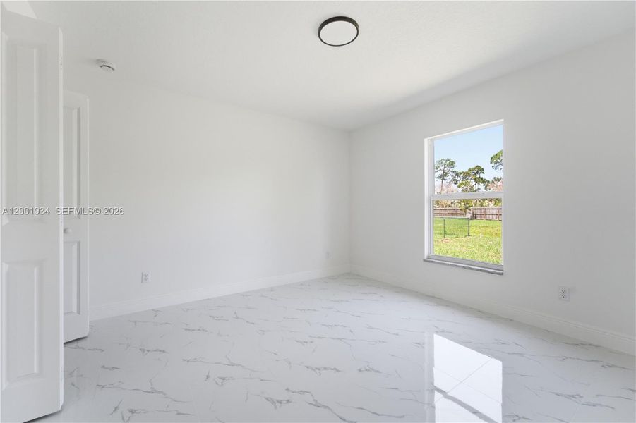 Spacious, unfurnished interior of a new home in , Port St. Lucie (Image 19).