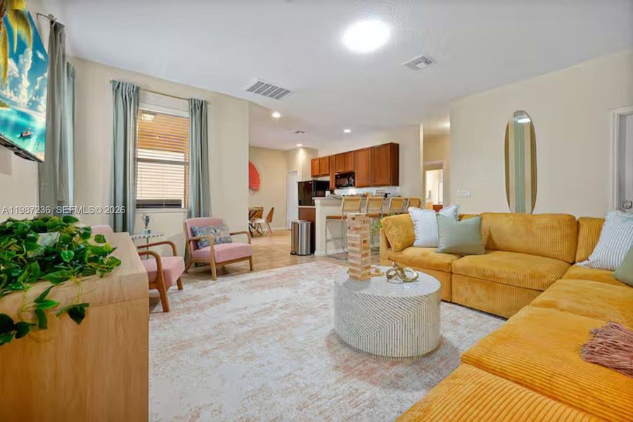 Furnished interior view inside a new home in , Kissimmee (Image 6).