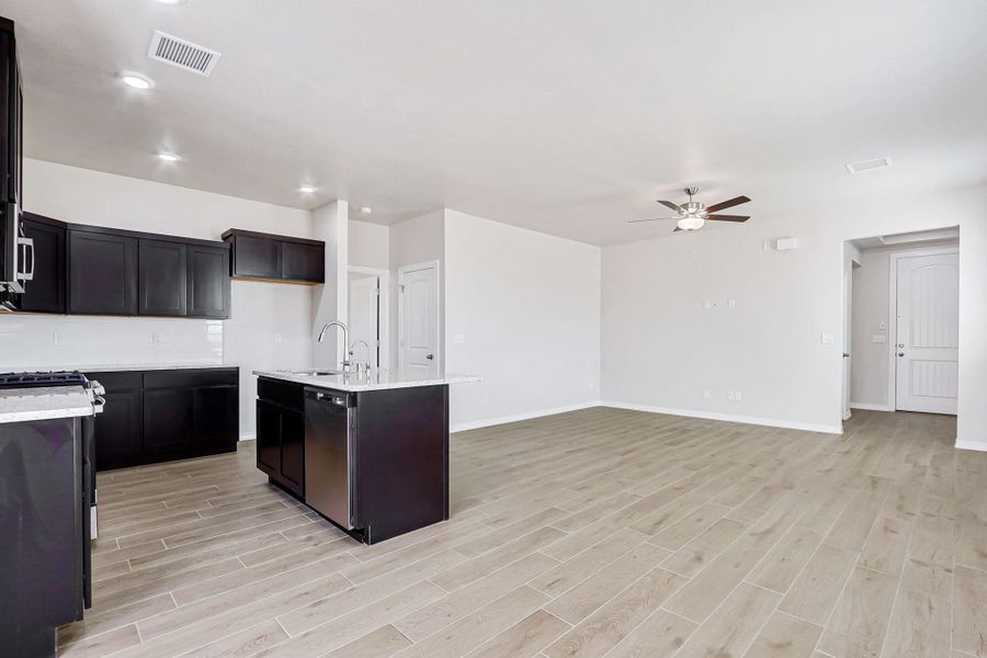 Representative unfurnished interior of a home built from the Sinatra by View Homes in Desert Springs | Enchanted Series, El Paso (Image 39).