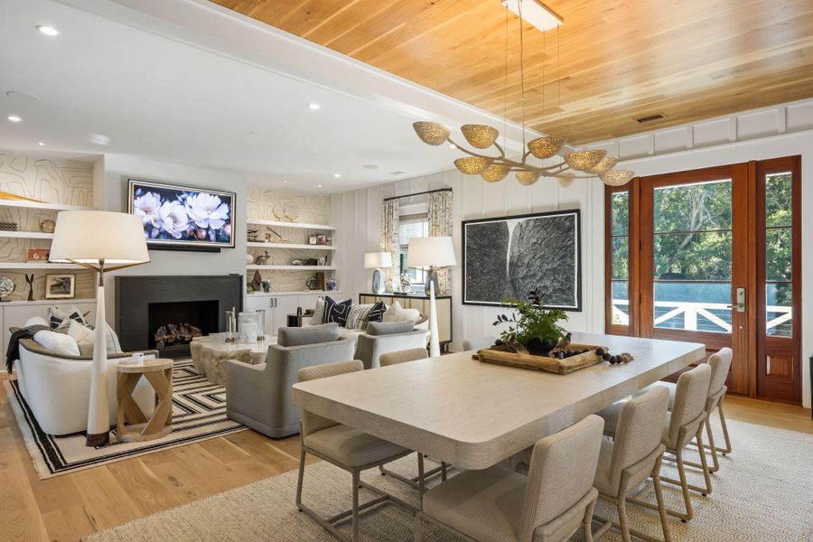 Furnished interior view inside a new home in , Sullivan's Island (Image 6).