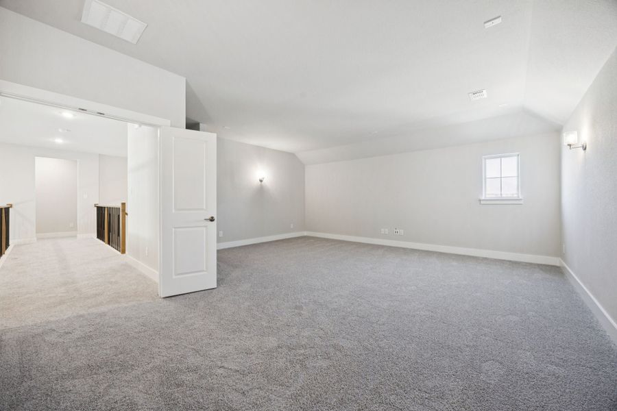 Spacious, unfurnished interior of a new home in Painted Tree Lakeside, McKinney (Image 29).
