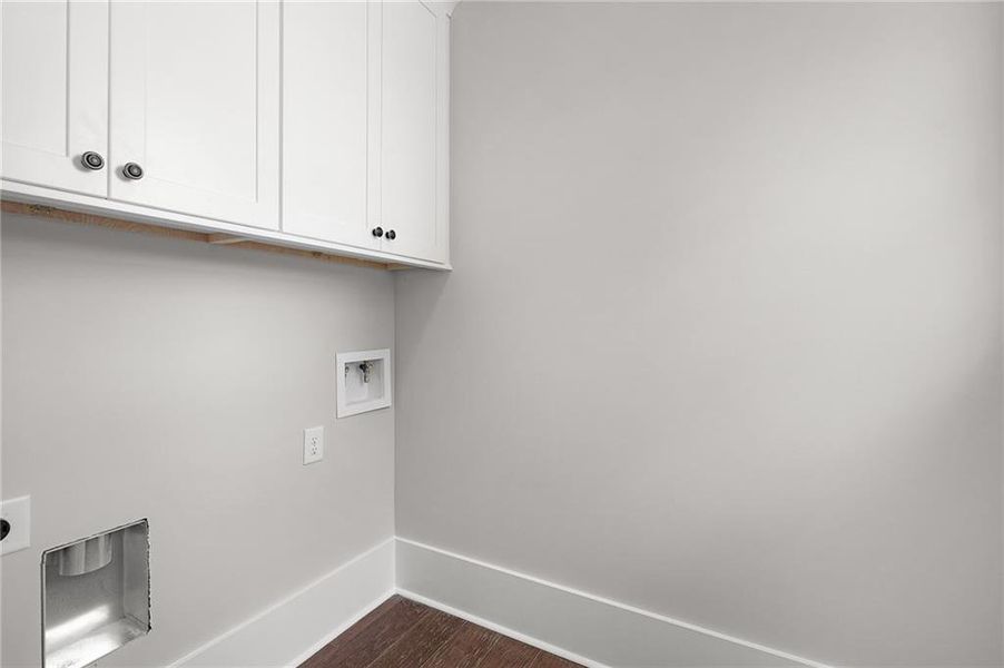 Spacious, unfurnished interior of a new home in , Jasper (Image 28).