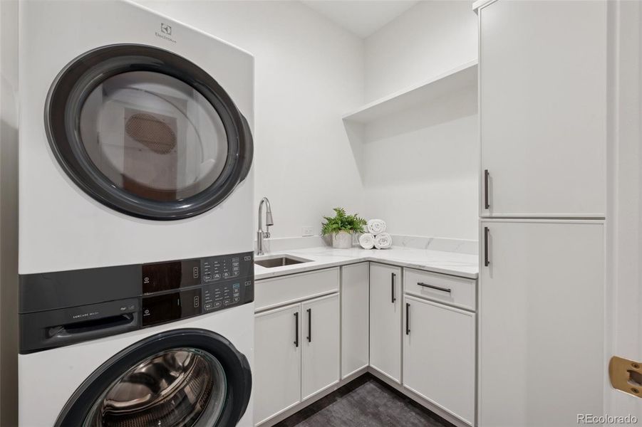 Furnished interior view inside a new home in , Monument (Image 17).