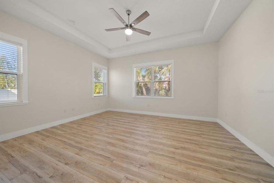 Spacious, unfurnished interior of a new home in , Largo (Image 54).