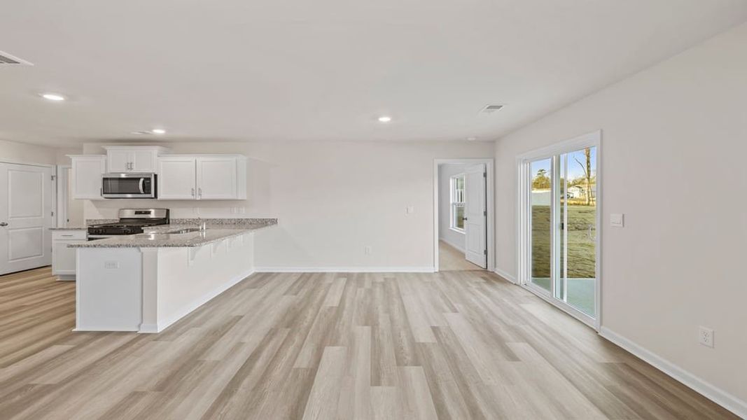 Spacious, unfurnished interior of a new home in Lakestone, Woodruff (Image 23).