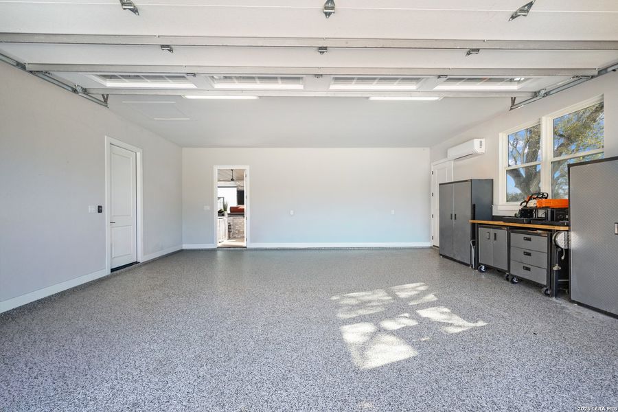 Spacious, unfurnished interior of a new home in , Bulverde (Image 21).