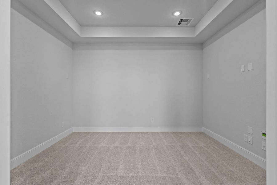 Spacious, unfurnished interior of a new home in Valencia 70', Manvel (Image 25).