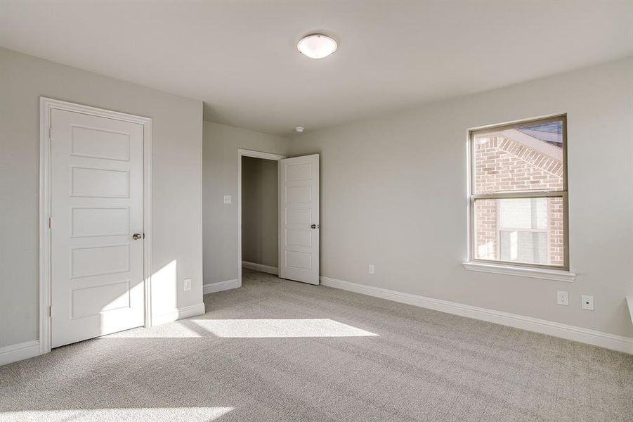 Spacious, unfurnished interior of a new home in Knight's Landing on Eden Road, Arlington (Image 13).