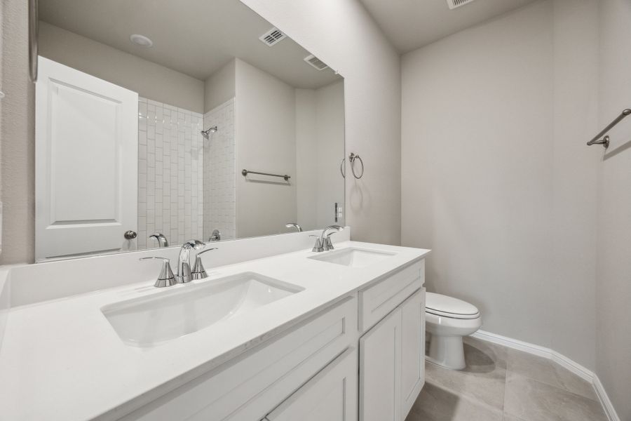 Representative furnished interior of a home built from the Enzo II by Megatel Homes in Sicily, Princeton (Image 9).