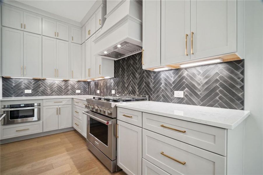 Furnished interior view inside a new home in , Woodstock (Image 10).