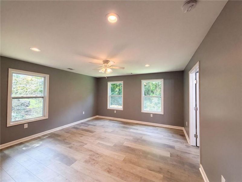 Spacious, unfurnished interior of a new home in , Carrollton (Image 13).
