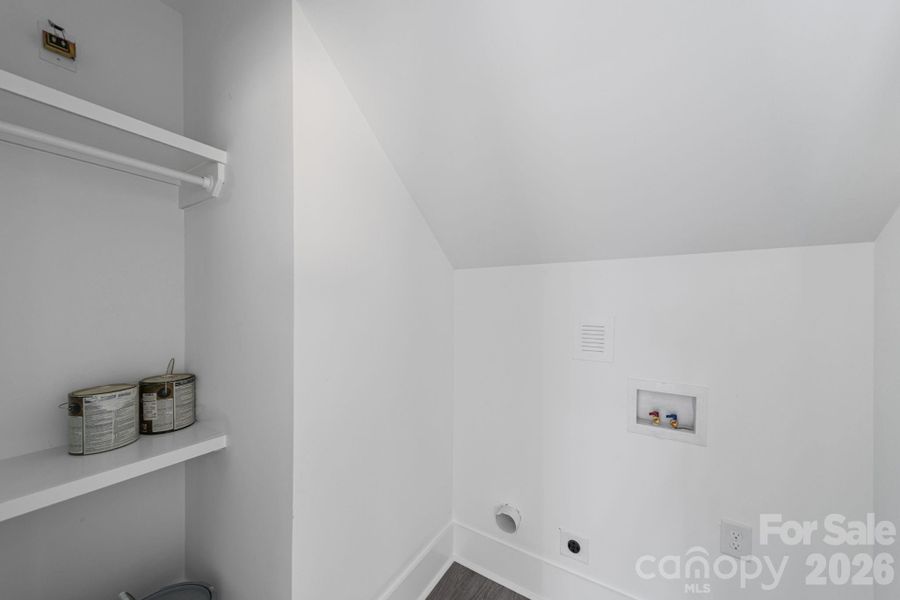 Spacious, unfurnished interior of a new home in , Badin (Image 26).