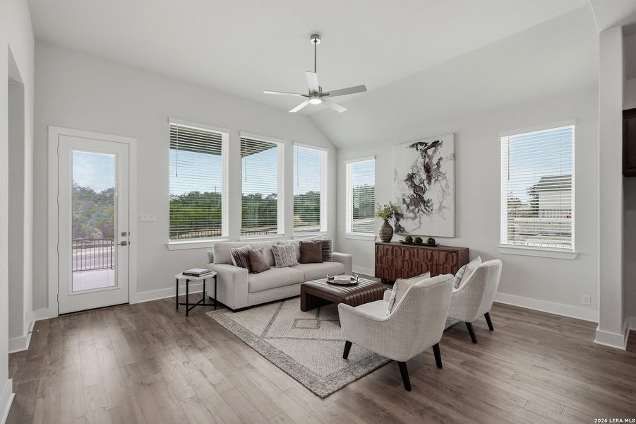 Furnished interior view inside a new home in Esperanza 50's, Boerne (Image 16).