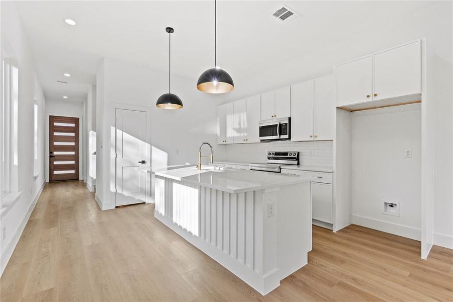 Furnished interior view inside a new home in , Dallas (Image 9).