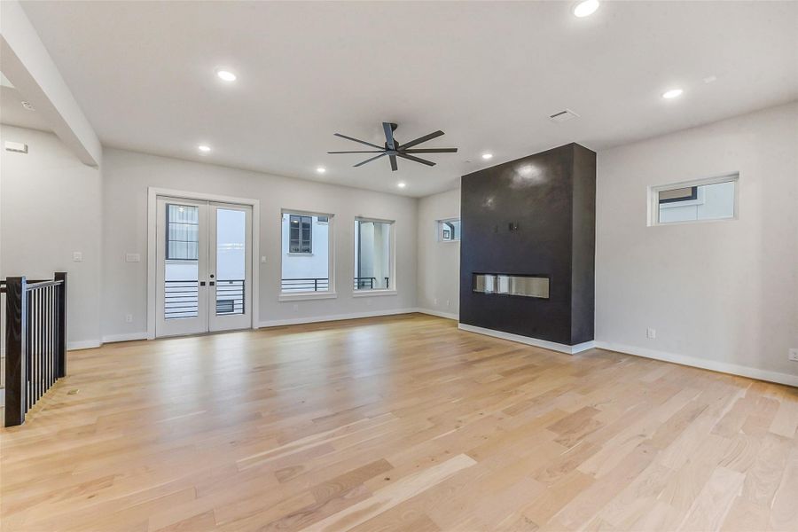 Spacious, unfurnished interior of a new home in , Houston (Image 46).