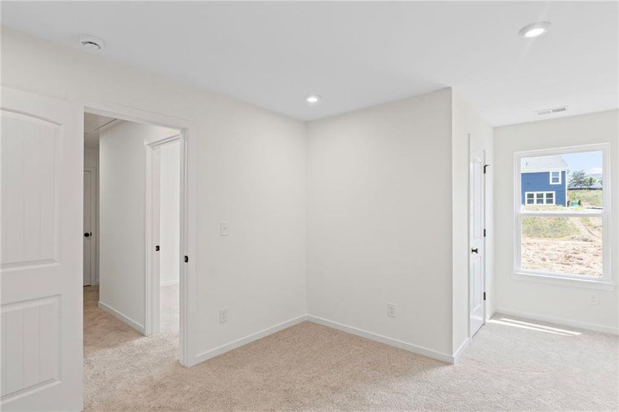 Spacious, unfurnished interior of a new home in Sage Woods, Dallas (Image 25).